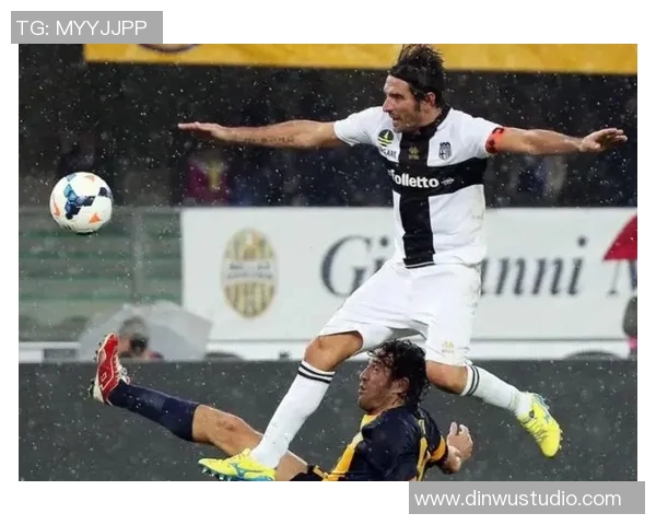 全球足球巨星全解析：历史传奇与现役明星的精彩对比与成就盘点