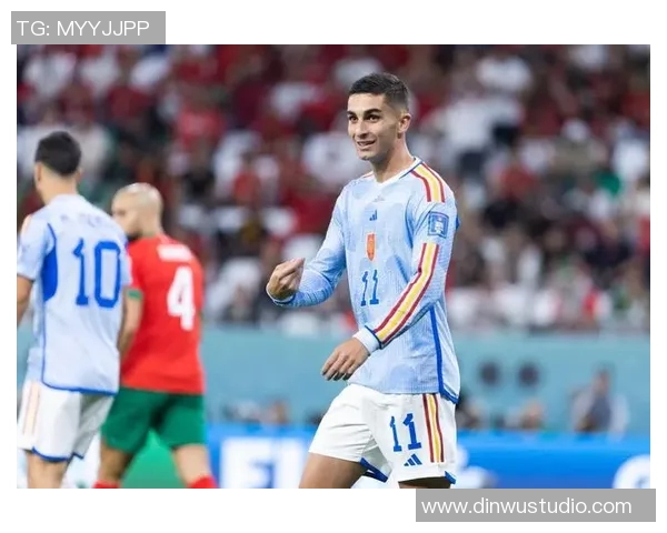 西班牙足球巨星陷入姐弟恋情感故事引发球迷热议