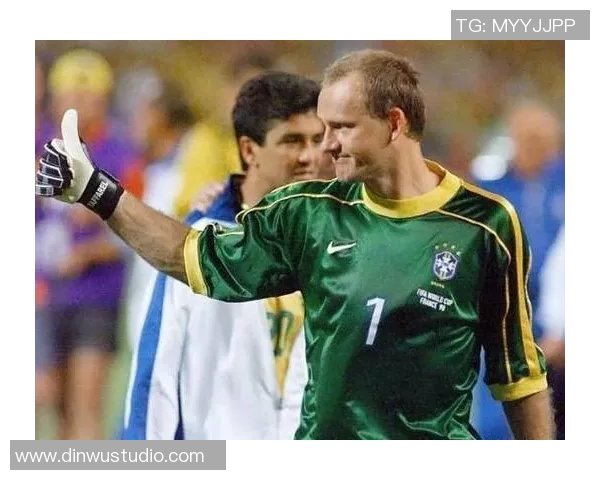 98世界杯足球星卡珍藏价值解析与投资潜力分析